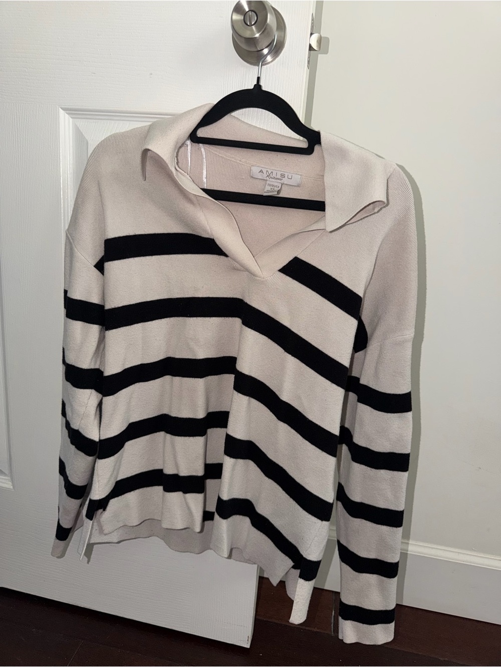 Amisu Cream and Black Striped V‑Neck Collared Sweater